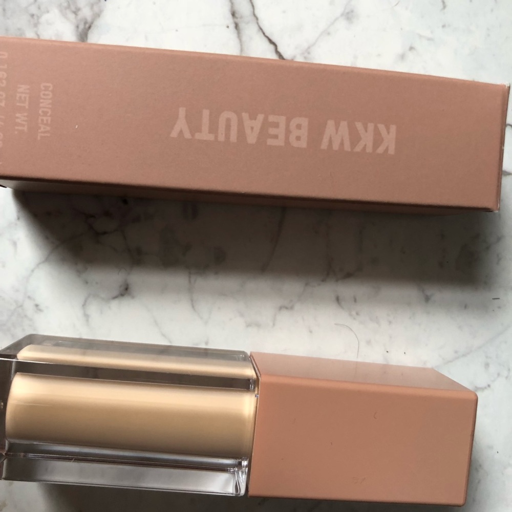 KKW Beauty Concealer in Shade 5
